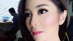 Glowing, Bunga Zainal Cantik Menawan!