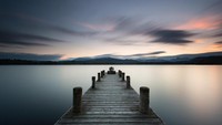 Danau super cantik ini bernama The Lake Districk yang berada di Windermere di Inggris. Super cantik dan sejarah yang panjang, danau ini pantas untuk menjadi situs warisan dunia (Thinkstock)