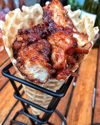 Mau Waffle atau Ayam Goreng? Keduanya Ada Dalam Satu Gigitan