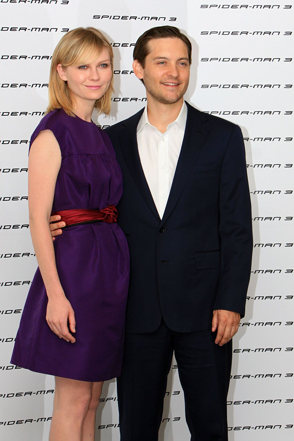 ROME, ITALY - APRIL 24 :  Actor Tobey Maguire and actress Kirsten Dunst attend the Italian photocall of the movie 'Spiderman 3' at the Excelsior Hotel on April 24, 2007 in Rome, Italy.  (Photo by Franco Origlia/Getty Images)