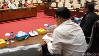 PP Pemuda Muhammadiyah melakukan audiensi dengan Pansus Hak Angket KPK di Komplek Parlemen Senayan, Jakarta, Jumat (14/7/2017).