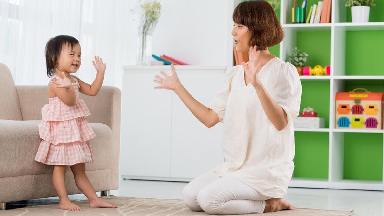Mengenalkan lagu anak/ Foto: Thinkstock Mengenalkan lagu anak/ Foto: Thinkstock