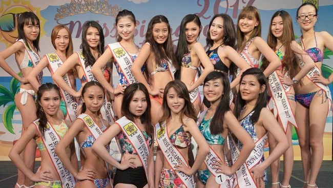 Inilah foto finalis Miss Singapore 2017 yang viral. Foto ini bukanlah foto resmi dari panitia Miss Singapore 2017, melainkan jepretan Joseph Juban. Foto ini diambil saat para finalis tampil berlenggak-lenggok di sebuah mal di Singapura pada 8 Juli 2017. Foto: Dok. Facebook