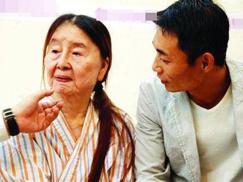 7 Wanita Muda Ini Terlihat Lebih Tua dari Usia Sebenarnya