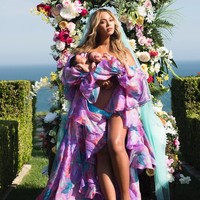 Foto Beyonce lainnya juga masuk daftar like terbanyak Instagram 2017. Beyonce memposting foto dirinya bersama bayi kembarnya yang baru lahir, Sir dan Rumi, dengan perolehan 10,27 like. Foto: Instagram