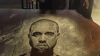 Kalau lukisan Kanye West ini bagus gak? Dibuat dengan taburan garam dapur lho! (Foto: Istimewa)