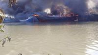 9 Kapal Terbakar di Pulau Seprapat Pati