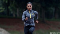 Selain kecepatan, Triyaningsih terus mengasah kekuatan dan kelincahan.