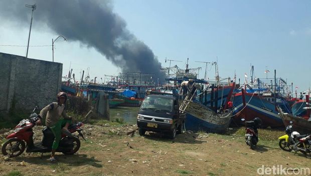 14 kapal terbakar di Pati, Jawa Tengah.