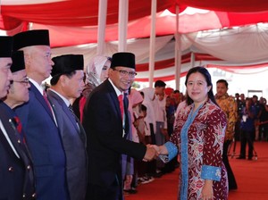 Bupati Pasuruan Terima Satyalancana Kependudukan dan KB