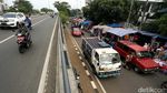 PKL Menjamur di Badan Jalan Kampung Melayu Besar