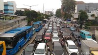 Macet di Matraman karena proyek underpass. Foto: Wildan/detikcom