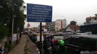 Jangankan mobil, motor saja susah bergerak. Foto: Wildan/detikcom