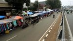 PKL Menjamur di Badan Jalan Kampung Melayu Besar