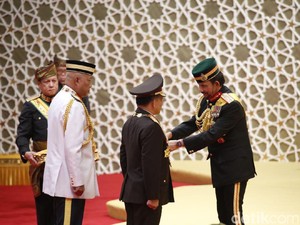 Kapolri Tito Terima Gelar Dato Paduka Seri dari Sultan Brunei