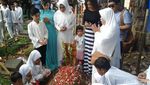 Ibunda Sedih Rayakan Ultah Jupe di Makam