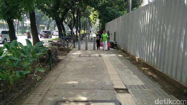  Saat Pejalan Kaki Kehilangan Tempat di Jakarta