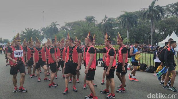 Tak Mau Kalah, Warga Difabel Juga Ikut Lari 3 Km Bhayangkara Run