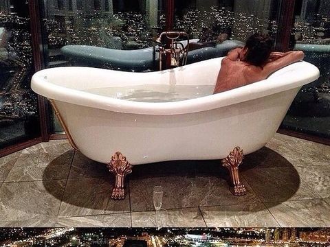 Gaya hidup mewah wanita Dubai. 