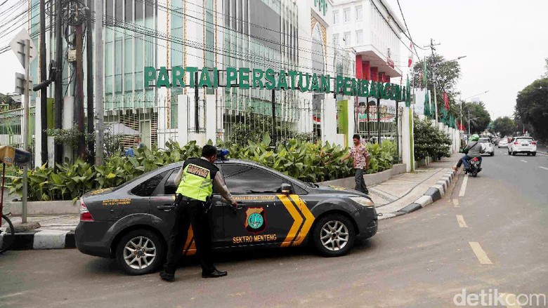 Menanti Pemimpin Partai Kakbah di Tengah Terpaan Badai Masalah Menanti Pemimpin Partai Kakbah di Tengah Terpaan Badai Masalah