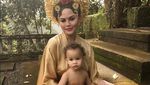 Foto: Gaya John Legend Liburan Keluarga di Bali