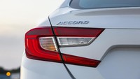 Pada bagian belakang mobil asal Jepang ini juga dilengkapi dengan spoiler yang terintegrasi, lampu belakang LED, dan knalpot ganda yang dibalut aksen krom. Istimewa/Carscoops.