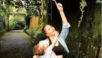 Foto: Gaya John Legend Liburan Keluarga di Bali