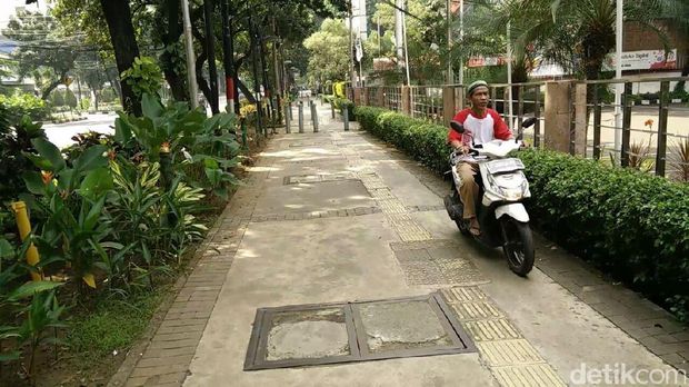  Saat Pejalan Kaki Kehilangan Tempat di Jakarta