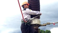 Transmisi Gardu Induk Palangka Raya mengaliri listrik ke lima GI di Kalteng yaitu Gas Insulated Switchgear (GIS) Mintin, GI Pulang Pisau, GI Palangka Raya, GI Kasongan dan GI Sampit. Pool/PLN. 
