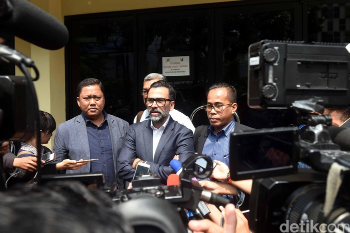 Babak Belur, Anak Jeremy Thomas Diinterogasi 8 Oknum Polisi di Kamar Hotel