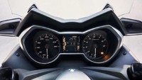 Yamaha memberikan beberapa fitur safety untuk XMAX 400 ini. Foto: Pool (Yamaha)