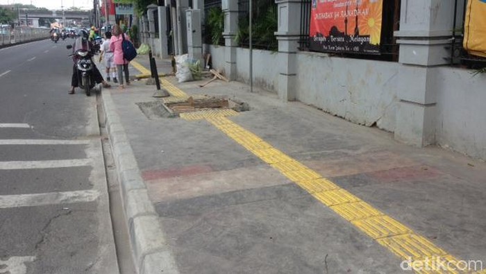 Ini Titik-titik Trotoar yang Sedang Diperbaiki Pemprov DKI