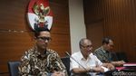 Jempol Ketua KPK Saat Jumpa Pers Tetapkan Novanto Tersangka di 170717