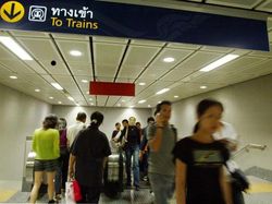 Potret Tertib MRT Luar Negeri, Akankah Jakarta Seperti Ini?