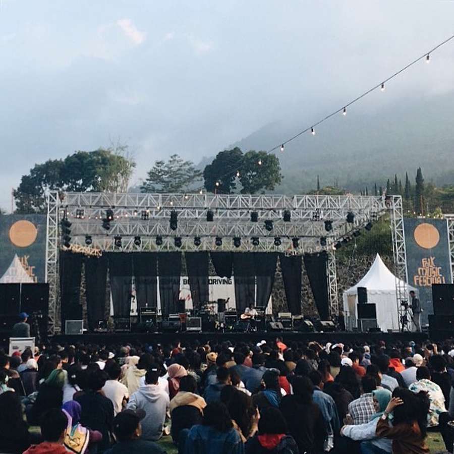 Syahdunya Folk Music Festival Di Alam Malang