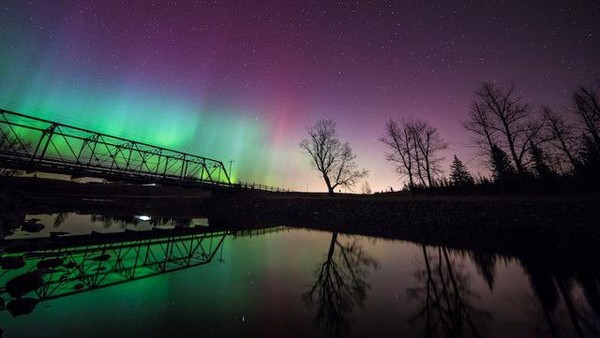 Potret Spektakuler Keajaiban Alam Cahaya Aurora