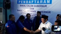 La Nyalla lalu mendaftar penjaringan Pilgub Jatim lewat Partai Demokrat pada Juli 2017. Saat itu, dia yakin bakal dicalonkan jadi gubernur (Foto: Zaenal Effendi/detikcom)