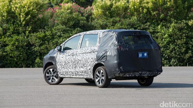 Mitsubishi Small MPV