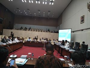 Rapat Pansus Angket KPK dan KemenPAN-RB Ditunda
