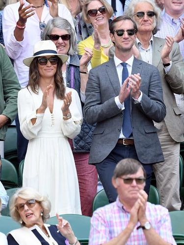 Pippa dan Kate Middleton Bergaun Putih di Wimbledon, Lebih Stylish Mana?
