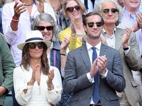 Pippa Middleton saat menyaksikan Wimbledon bersama suaminya.