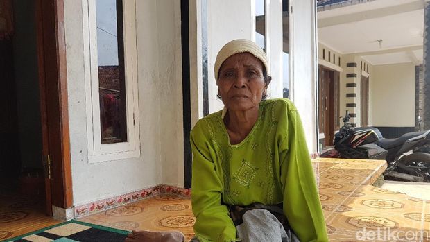 Ibunda Sukmi, Umsah.