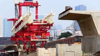 Pengembangan infrastruktur kereta di stasiun itu merupakan bagian dari rencana transportasi nasional.