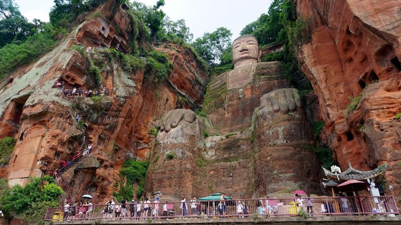 Patung Buddha Leshan, patung Buddha terbesar di dunia (Wahyu/detikTravel) Patung Buddha Leshan, patung Buddha terbesar di dunia (Wahyu/detikTravel)