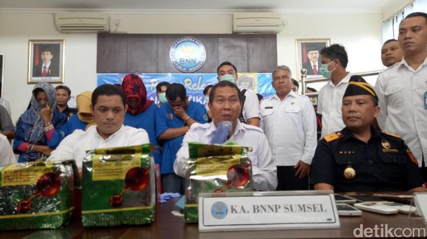 BNNP Sumsel tangkap 4 kurir sabu seberat 4 kilogram yang dibawa dari Aceh