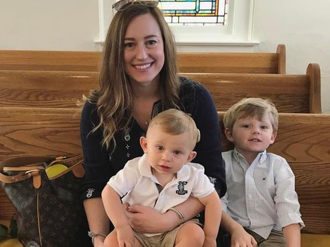 Bocah Ini Menangis Haru Begitu Dengar Suaranya Ibunya untuk Pertama Kali