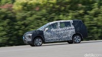 Saat diajak berputar mengelilingi Okazaki Proving Ground, suara mesin mobil tersebut meraung lembut, bahkan saat di kecepatan tinggi. Pool/Mitsubishi.