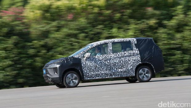 3 Hal Ini Bikin Rifat Sungkar Jatuh Cinta dengan Small MPV Mitsubishi