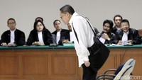 Anas kemudian divonis delapan tahun penjara oleh pengadilan yang kemudian ditingkatkan oleh Mahkamah Agung jadi 14 tahun penjara. Rachman Haryanto.