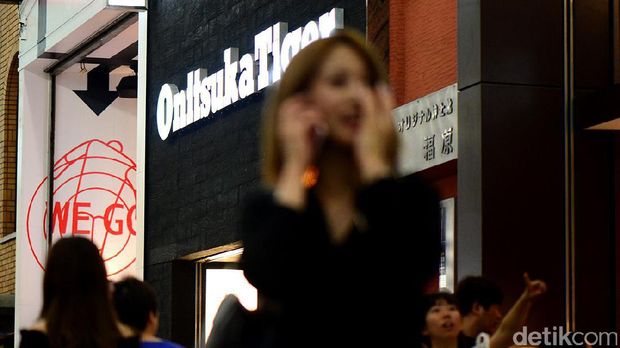 Toko Onitsuka Tiger di Osaka, Jepang